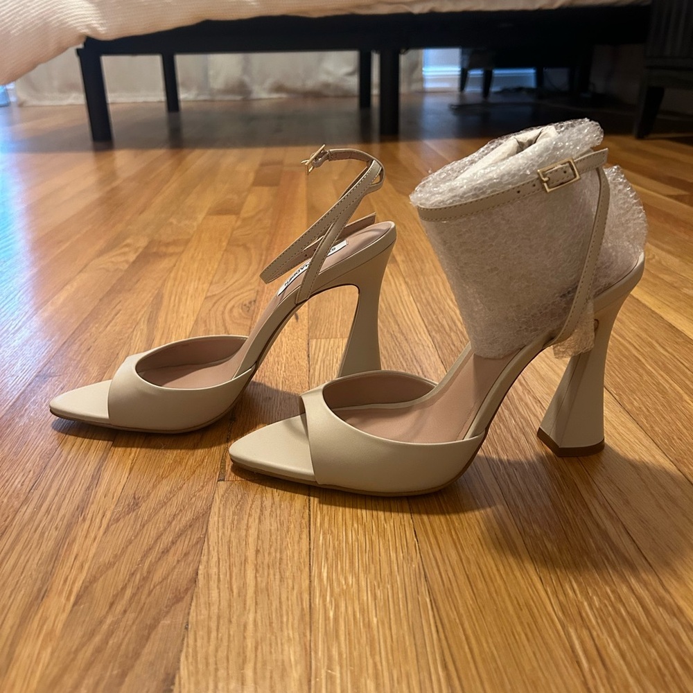 NWT Steve Madden Beki Heels